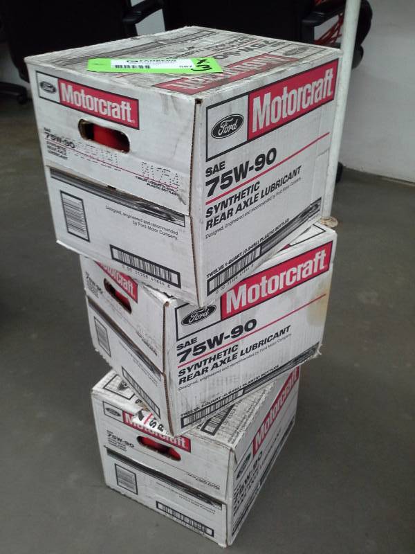 lot 587 image: 3 Cases of Ford Motorcraft SAE 75W-90 Synthetic Rear Axle Lubricant 1-Quart
