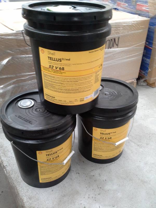 lot 586 image: 3 Pails of Shell Tellus S2 V68 Extended Temperature Range Hydraulic Fluid 5-Gallon