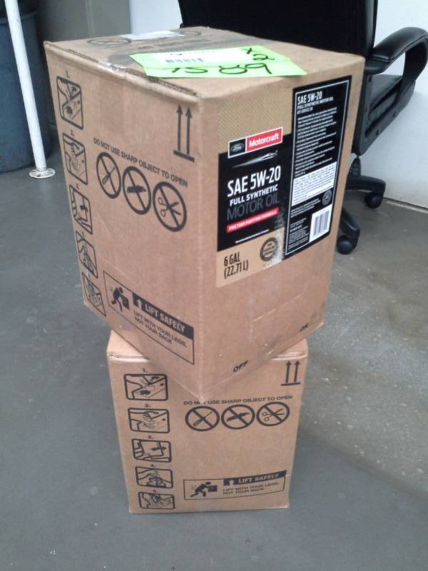 lot 589 image: 2 Cases of Ford Motorcraft SAE 5W-20 Full Synthetic Motor Oil 6-Gallons