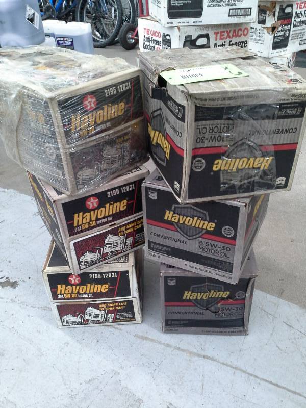 lot 596 image: 6 Cases of Havoline SAE 10W-30 Conventional Motor Oil 1-Quart