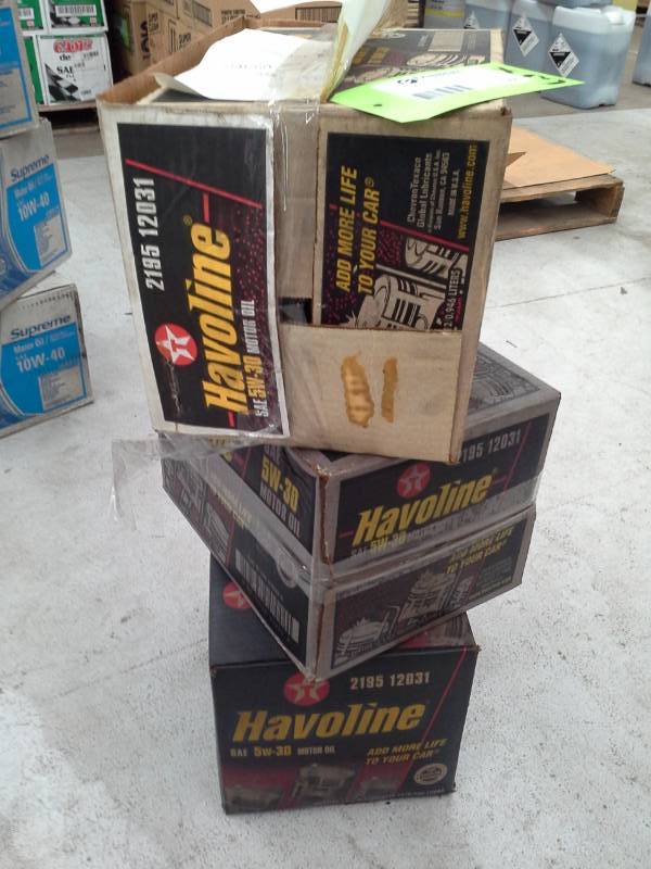lot 600 image: 3 Cases of Havoline SAE 10W-30 Conventional Motor Oil 1-Quart