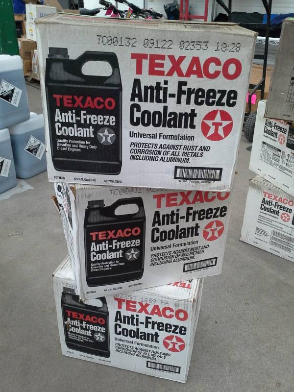 lot 606 image: 3 Cases of Texaco Anti-Freeze Coolant 1-Gallon