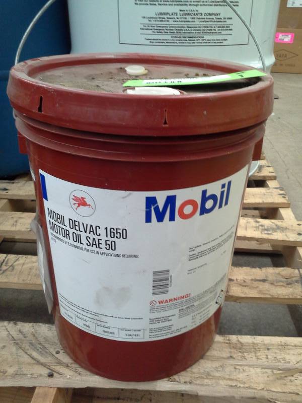 lot 617 image: One Pail of Mobil Delvac 1650 Motor Oil SAE 50 5-Gallon
