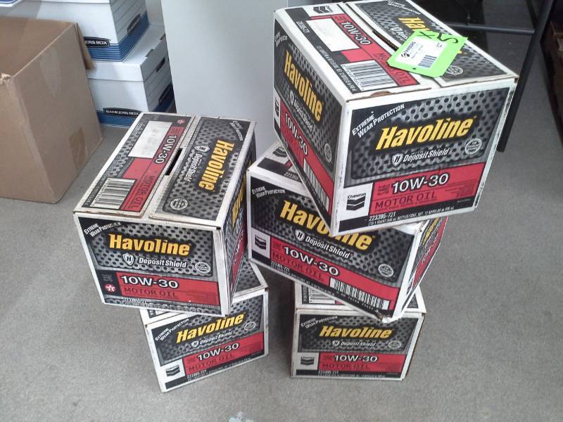 lot 627 image: 5 Cases of Havoline SAE 10W-30 Motor Oil 1-Quart