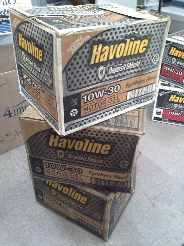 lot 629 image: 3 Cases of Havoline SAE 10W-30 Synthetic Blend Motor Oil 1-Quart