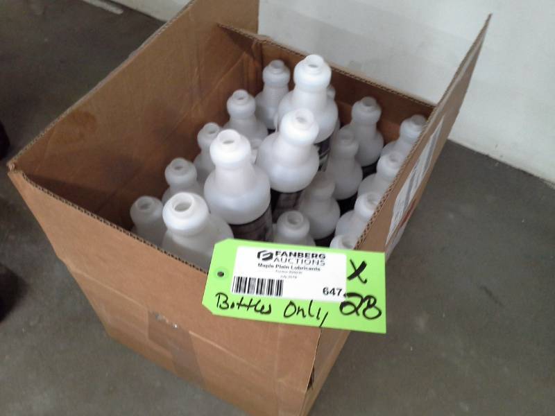lot 647 image: 28 Bottles of P&S Eco-Detail Products Epic Waterless Wash 1-Quart