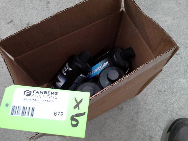 lot 672 image: 5 Bottles of Marine Protection Challenger Boat, RV & Aircraft Wax 32oz.