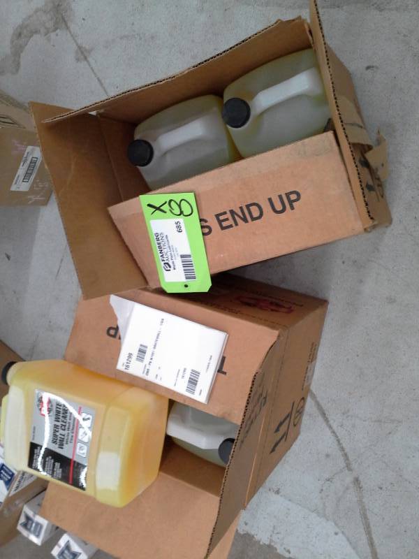 lot 685 image: 8 Bottles of P&S Super White Wall Cleaner White Wall and Tire Cleaner 1-Gallon