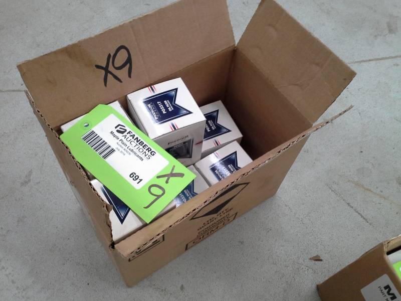 lot 691 image: 9 Premium Guard Oil Filters PG5317