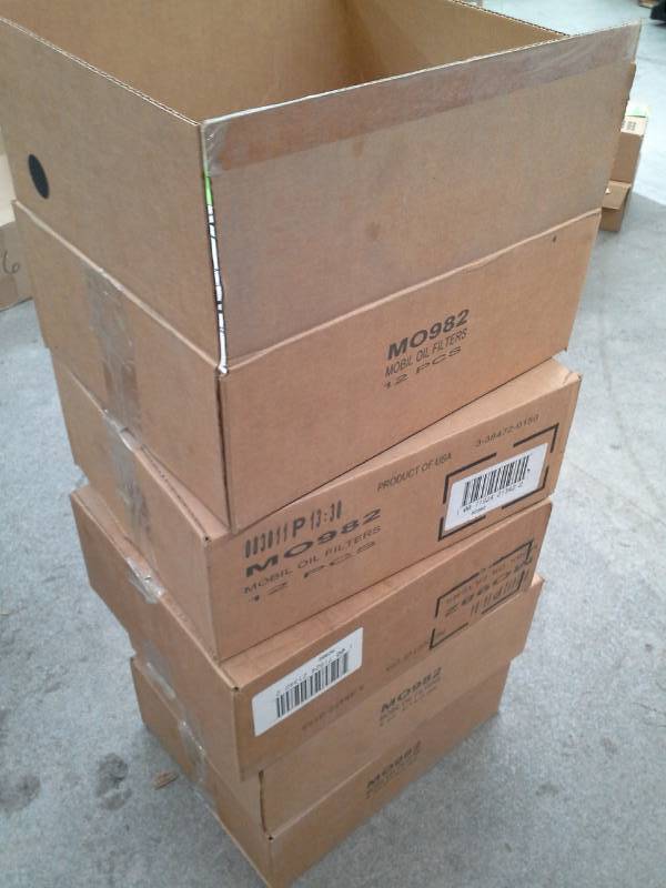 lot 694 image: 60 Mobil Oil Filters M0982