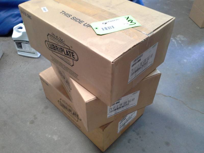 lot 719 image: 3 Cases of Lubriplate Gear Shield Heavy 6lb.