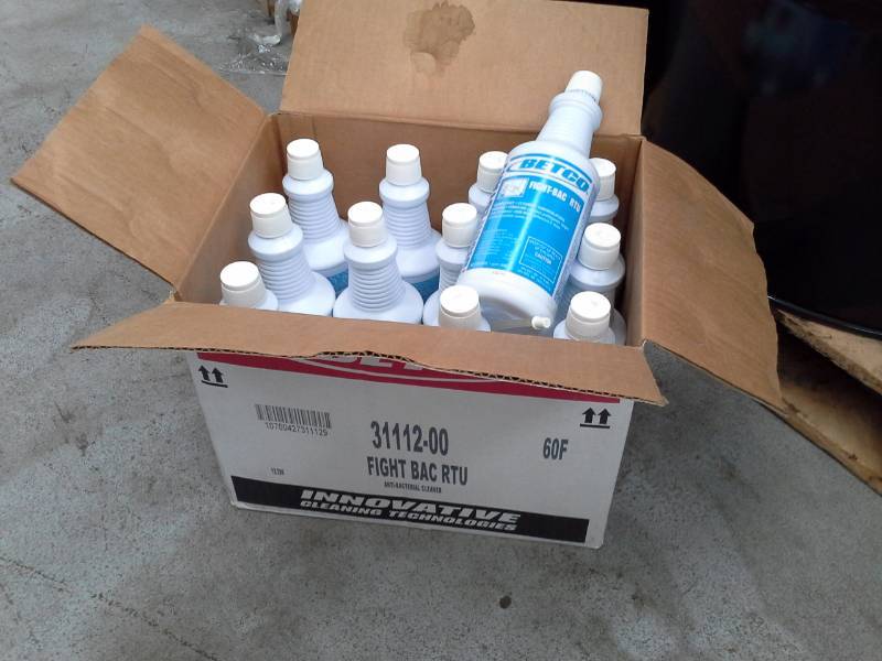 lot 772 image: 12 Bottles of Betco Fight-Bac RTV Disinfectant 1-Quart