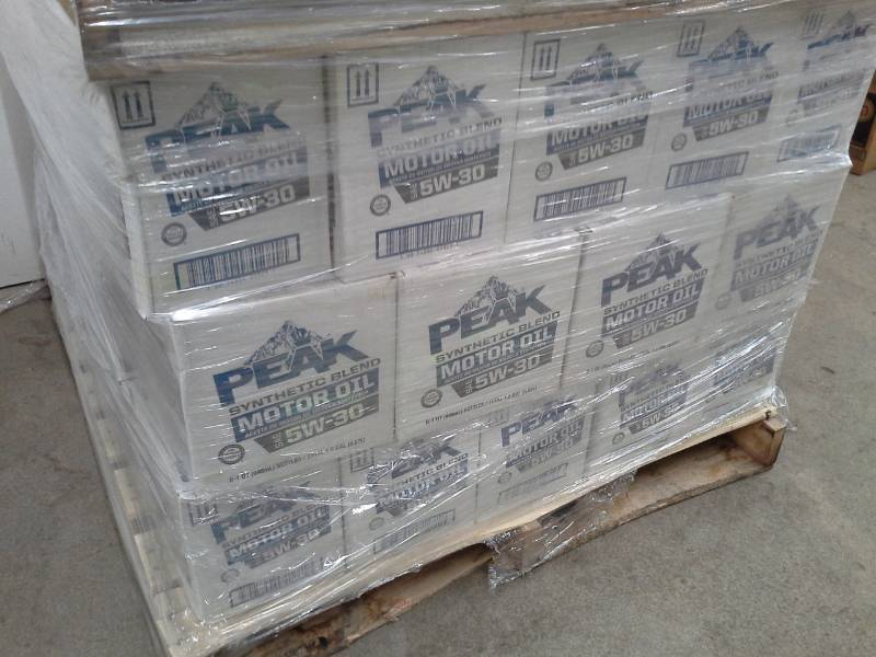 lot 796 image: 24 Cases of Peak SAE 5W-30 Synthetic Blend Motor Oil 1-Quart