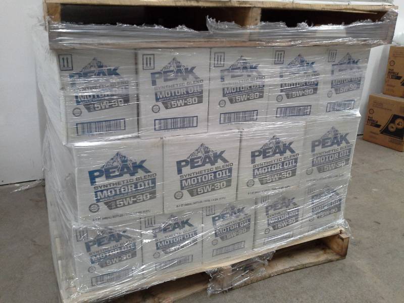 lot 797 image: 24 Cases of Peak SAE 5W-30 Synthetic Blend Motor Oil 1-Quart