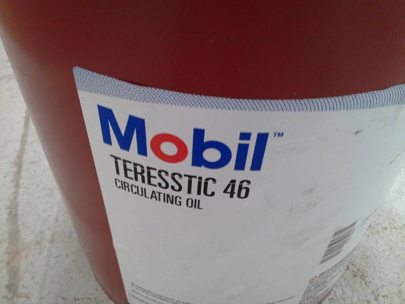 lot 1573 image: One Pail of Mobil Teresstic 46 Circulating Oil
