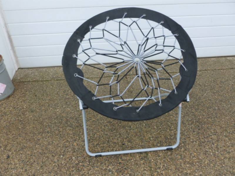 lot 10 image: Sling Chair