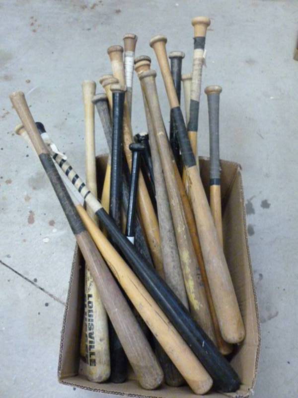 lot 14 image: Vintage Baseball Bats
