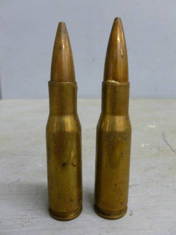 lot 28 image: Vintage Military Items