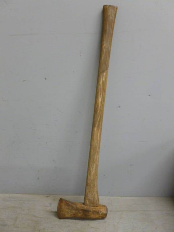 lot 31 image: Splitting Maul