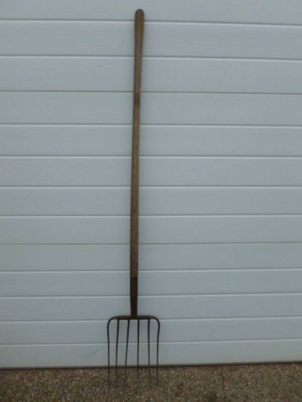 lot 68 image: Vintage Hay Fork