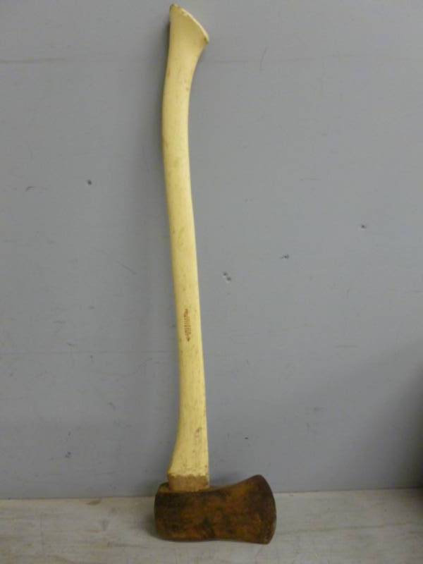 lot 69 image: Vintage Ax