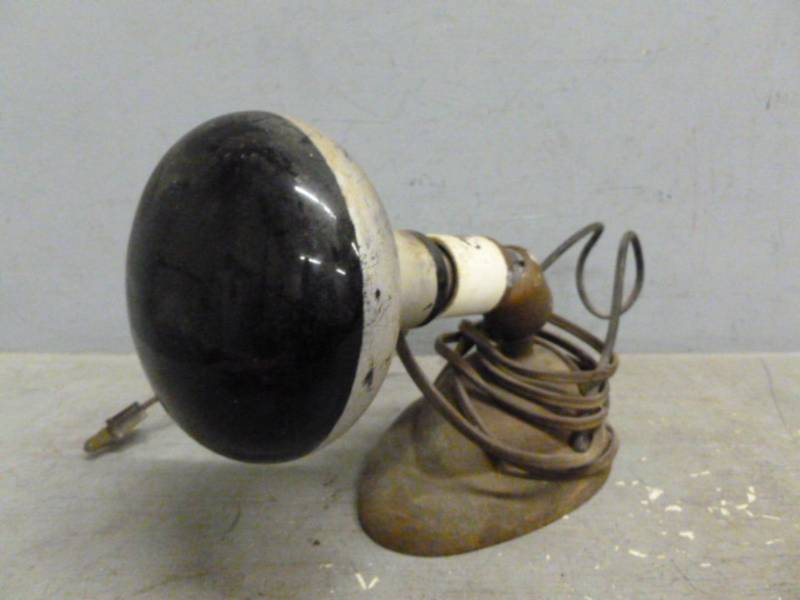 lot 70 image: Vintage Heat Lamp