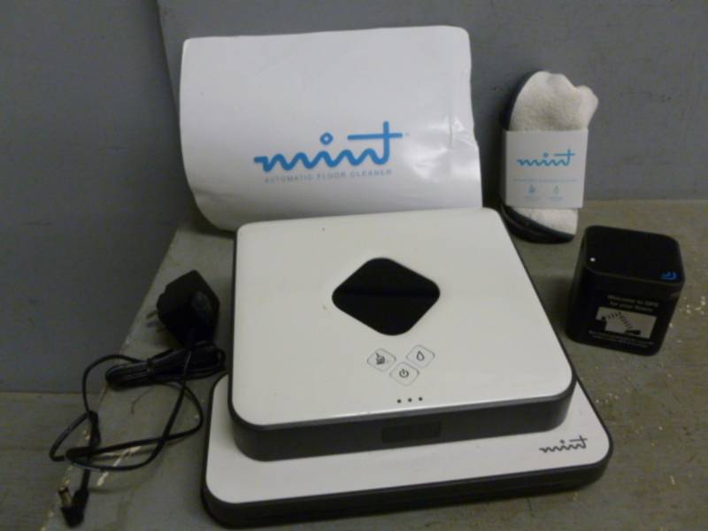 lot 73 image: Automatic Floor Cleaner