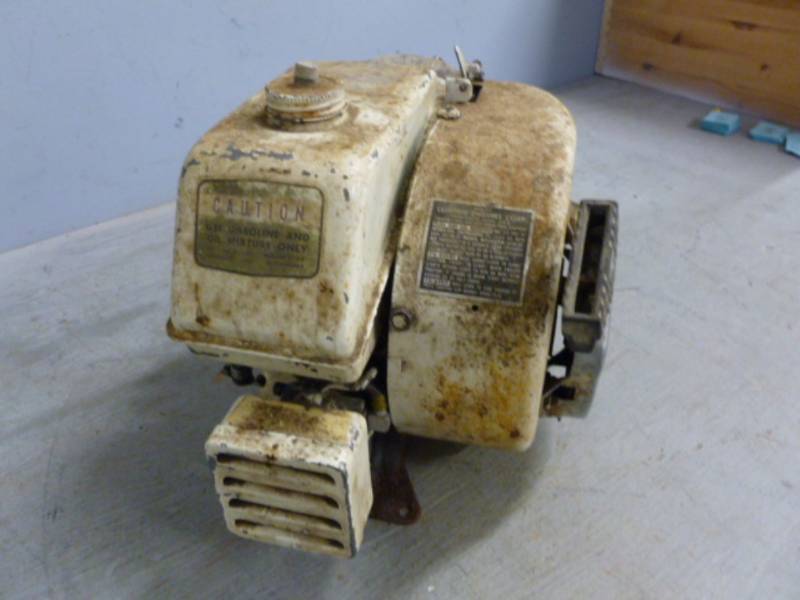 lot 91 image: Vintage Clinton Engine