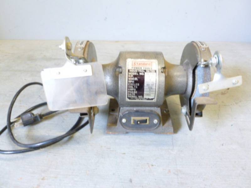 lot 94 image: Bench Grinder