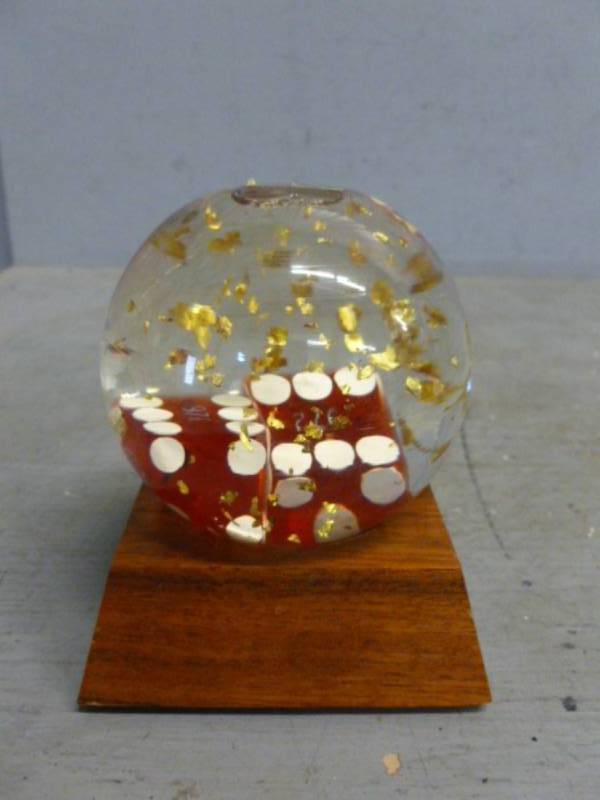 lot 109 image: Decorative
