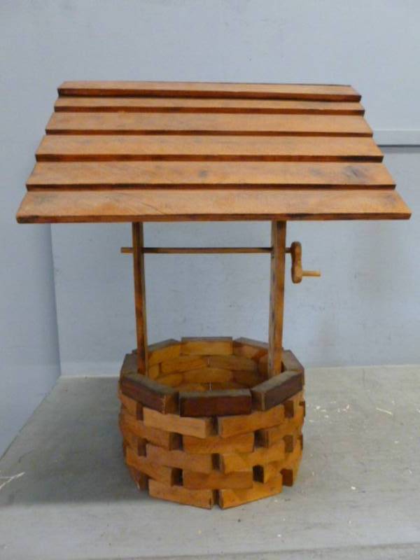 lot 118 image: Decorative