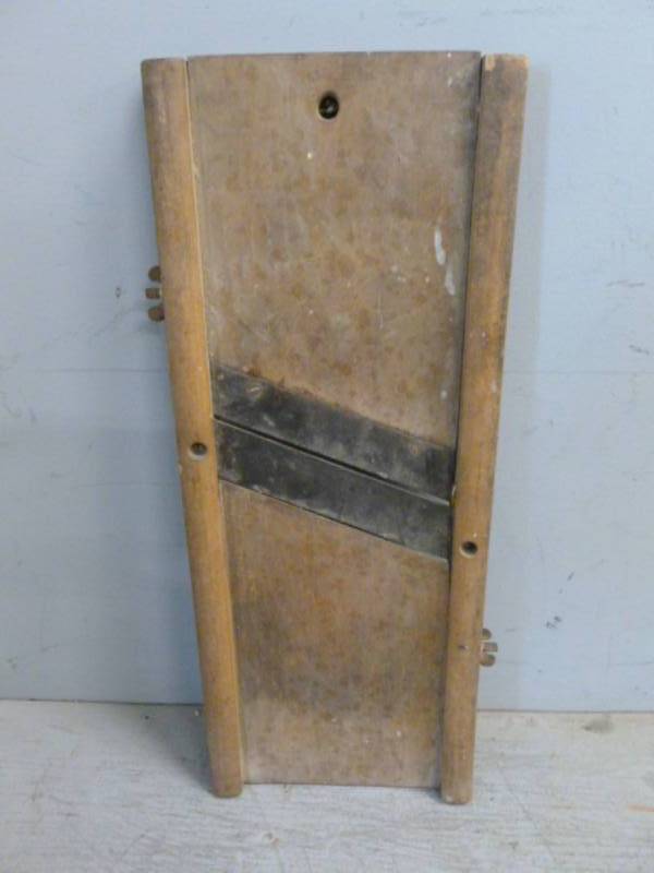 lot 129 image: Vintage Kraut Cutter