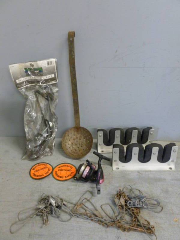 lot 135 image: Fishing Items