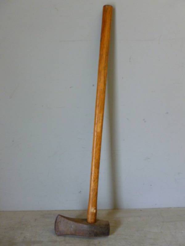 lot 153 image: Splitting Maul