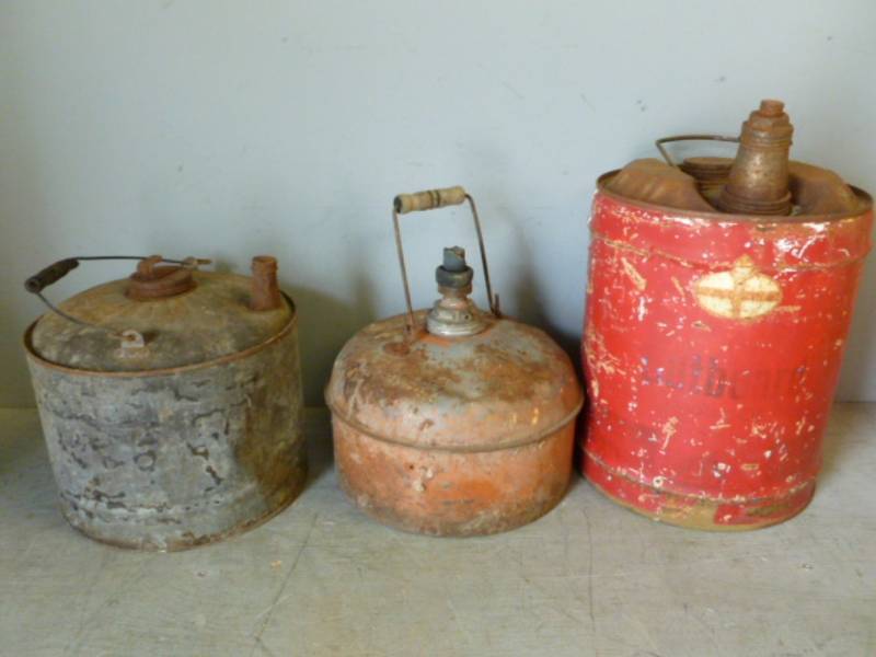 lot 165 image: Vintage Oil Can