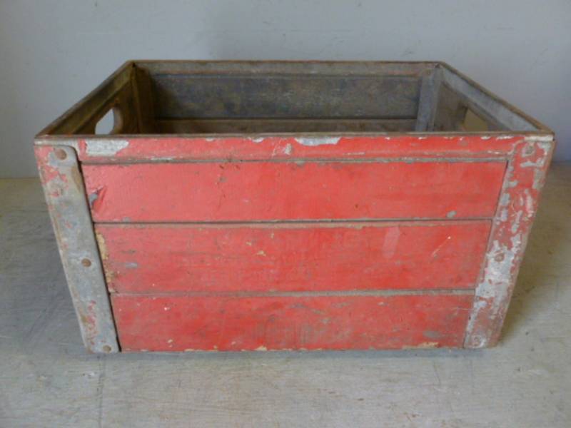 lot 167 image: Vintage Wooden Box