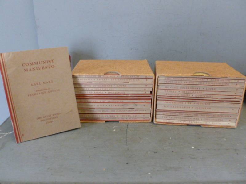 lot 173 image: Vintage Booklet Sets