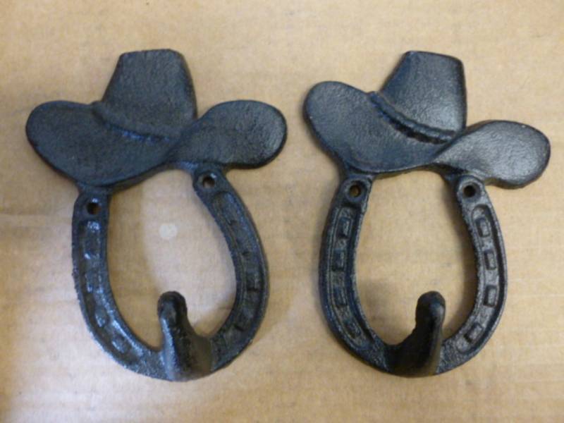 lot 189 image: Cast Iron Hat Hook