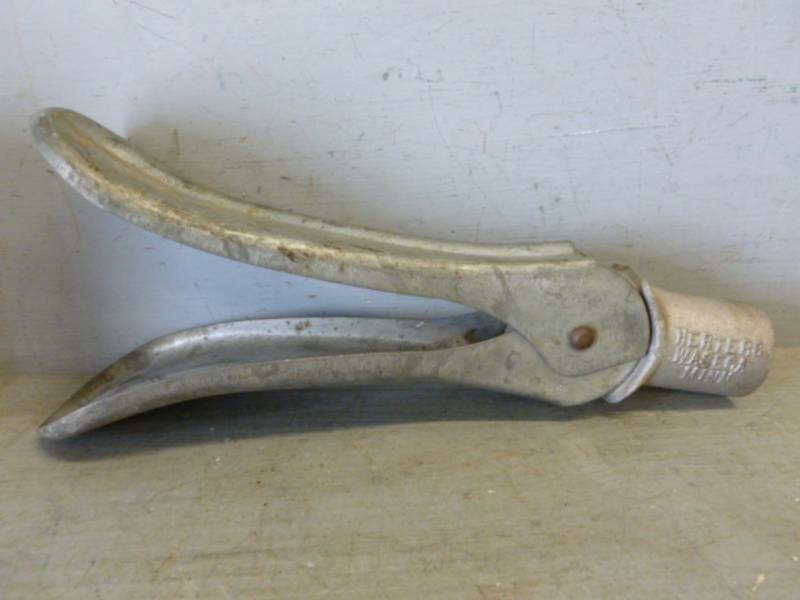 lot 199 image: Vintage Herters
