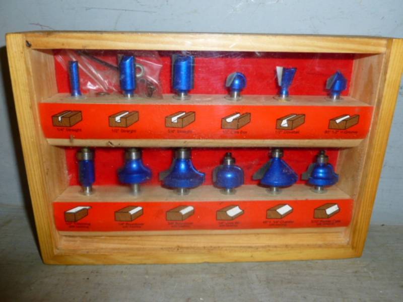 lot 204 image: Router Bit Set