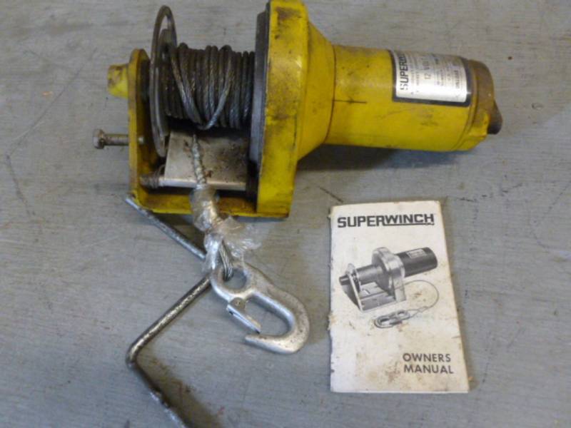 lot 226 image: 12 Volt Winch