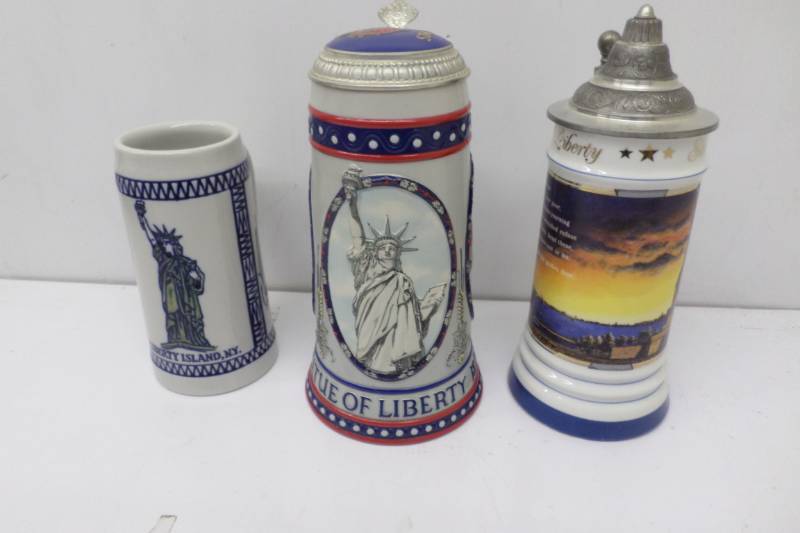 lot 171 image: 3 Statue of Liberty Steins