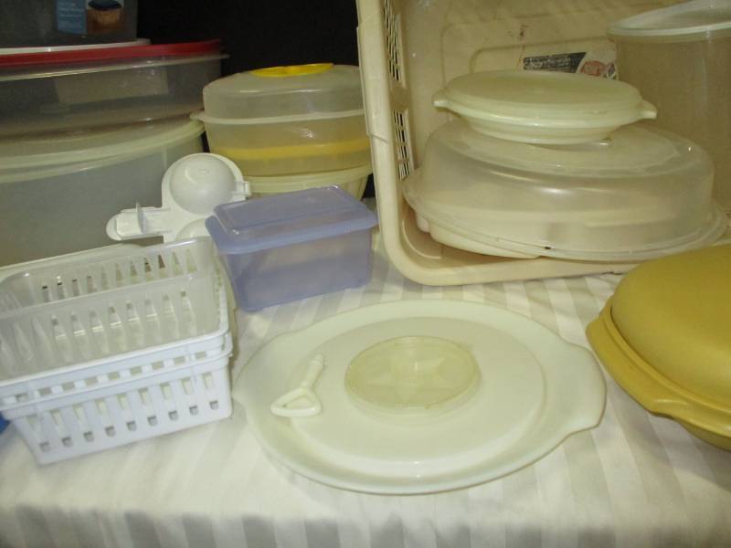 lot 181 image: Assortment of Tupperware, Basket, Silverware Sorter