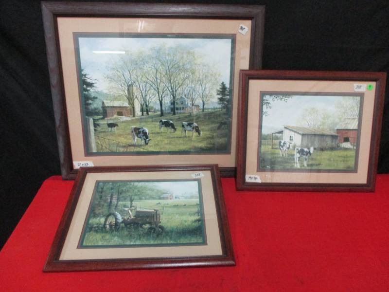 lot 9 image: Tractor and Holstein Cow Pictures