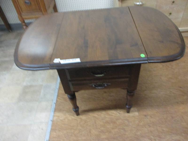 lot 14 image: Drop Leaf End Table