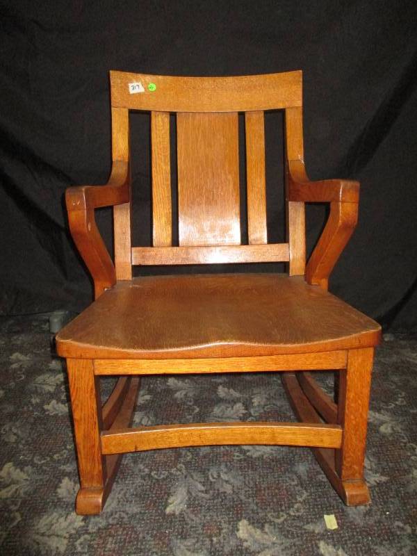 lot 21 image: Rocker