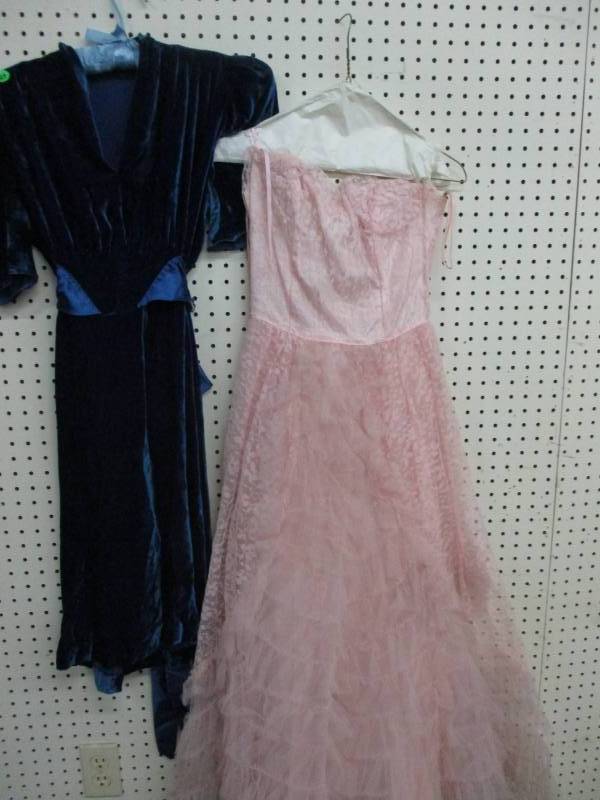 lot 23 image: Bridesmaid and Flowergirl Dress