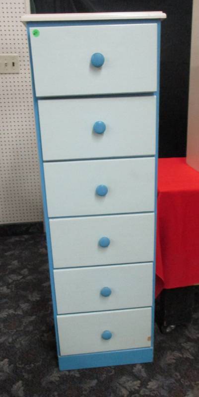 lot 27 image: 6 Drawer Langerie Dresser
