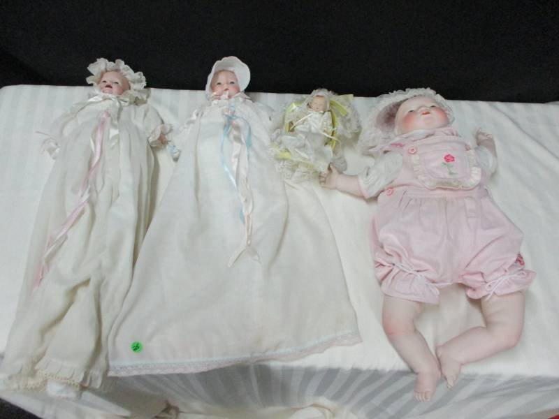 lot 25 image: Porcelein Dolls
