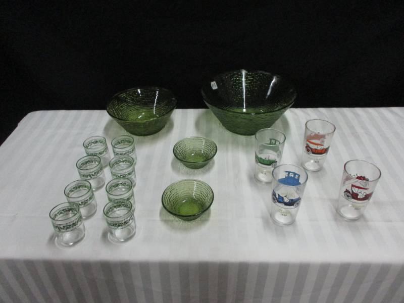 lot 50 image: Glasses and Bowls